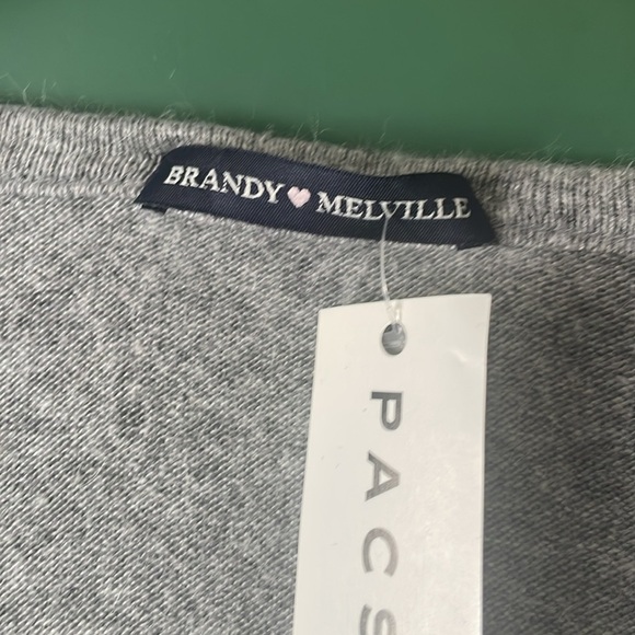 Brandy Melville Womens One Size Grey V-neck Wool Top Brand New - Picture 2 of 5